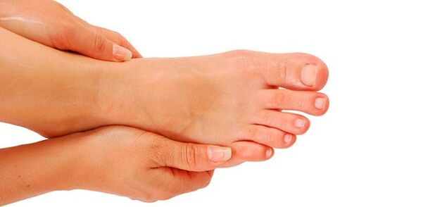 zdravo stopalo po zdravljenju glivic na nohtih